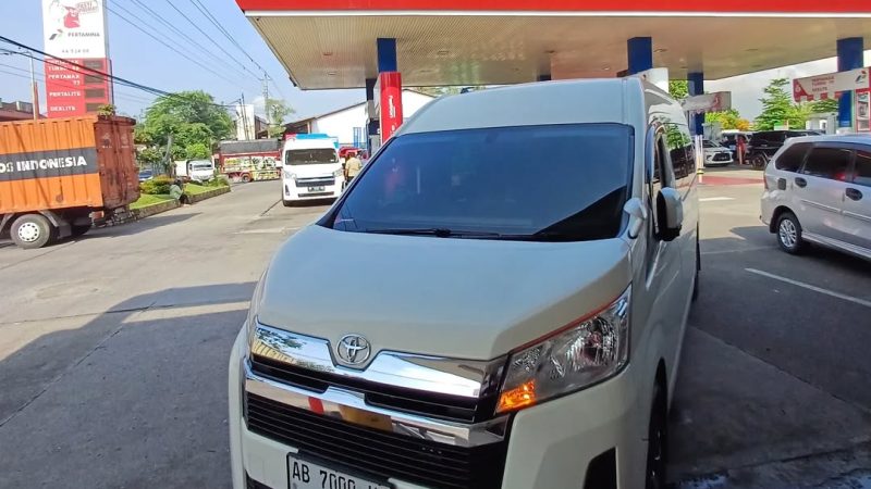 Sewa Hiace Vs Elf