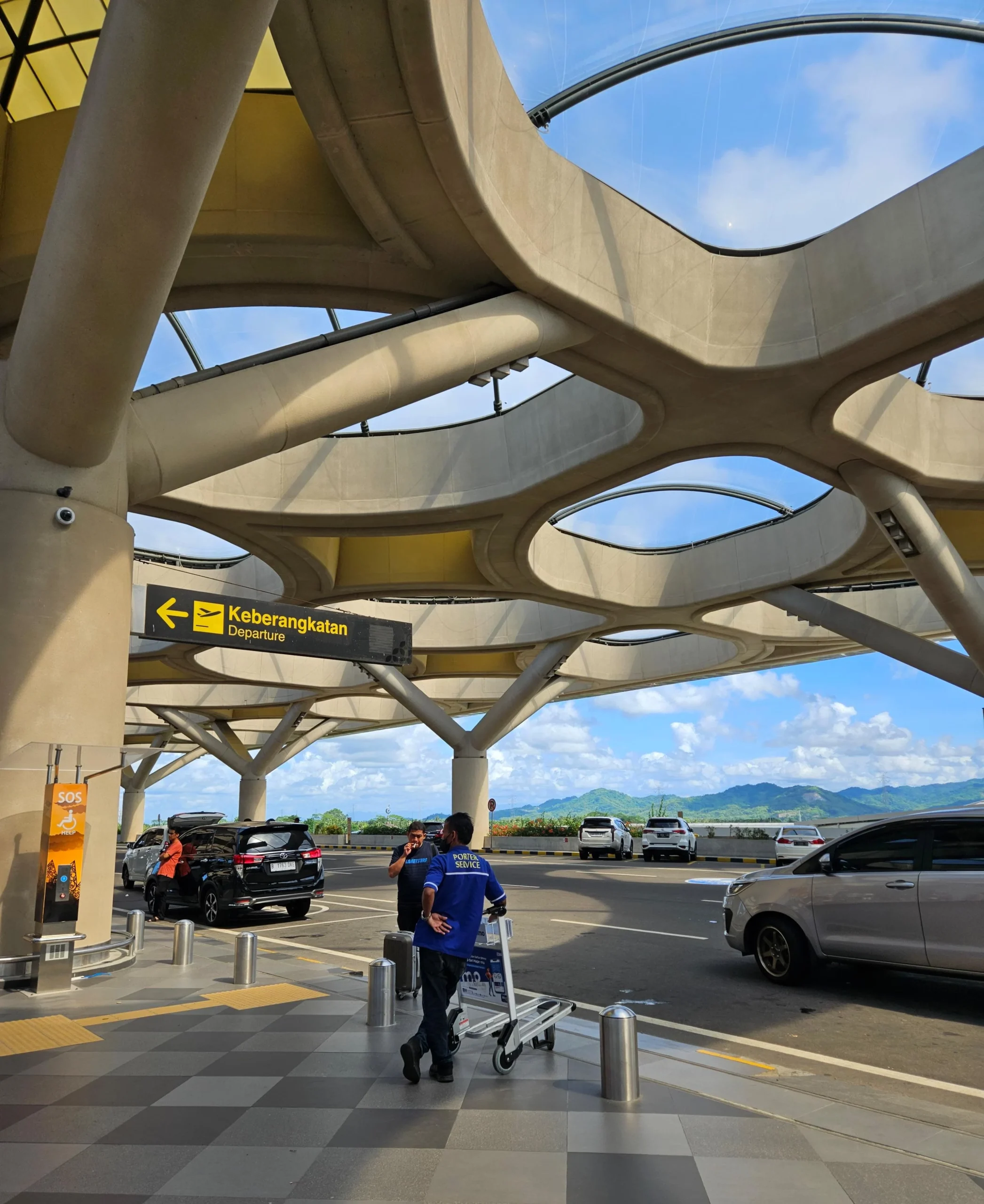 sewa-mobil-di-bandara-yia